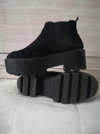 Botines ULANKA de segunda mano por 18 EUR en Valencia en WALLAPOP