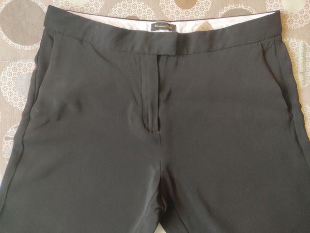 Pantalón de Massimo Dutti.