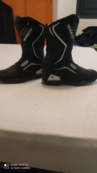 Botas de moto 70 seventy degrees sd-bt2 de segunda mano por 60 EUR en Lugar  Nuevo de La Corona en WALLAPOP