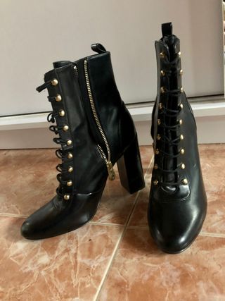 Botines Zara colección TRAFALUC de segunda mano por 15 EUR en Ceutí en  WALLAPOP