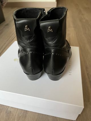 Botas Scalpers de segunda mano por 48 EUR en Mérida en WALLAPOP