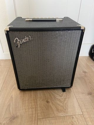 Amplificador fender rumble 100 de segunda mano por 260 EUR en Madrid en  WALLAPOP