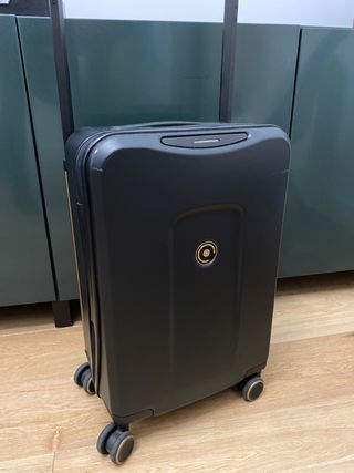 Maleta PLEVO Runner (Carry on luggage) con bateria de segunda mano por 155  EUR en Barcelona en WALLAPOP