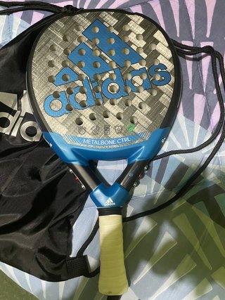 Adidas metalbone ctrl 2022 de segunda mano por 250 EUR en Murcia en WALLAPOP