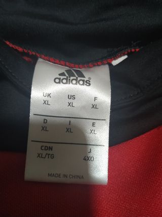 Chandal adidas Xl de segunda mano por 50 EUR en Móstoles en WALLAPOP