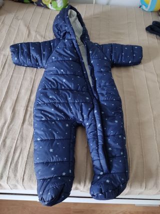 Buzo bebé El Corte Inglés de segunda mano por 15 EUR en Sevilla en WALLAPOP