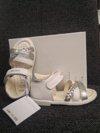 Sandalias Geox talla 24 de segunda mano por 25 EUR en Albacete en WALLAPOP