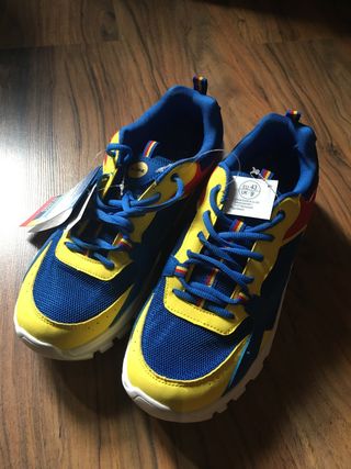 Zapatillas Lidl de segunda mano por 50 EUR en Barcelona en WALLAPOP