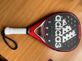 Pala de Pádel Adidas Rocpro Attack de segunda mano por 95 EUR en Madrid en  WALLAPOP