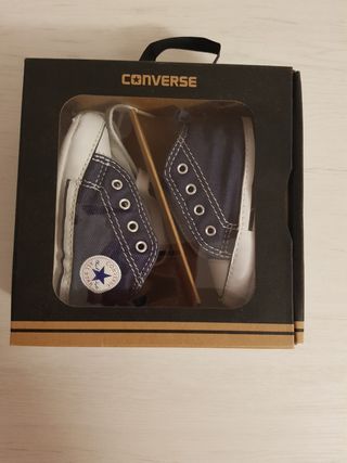 Converse bebé tipo bota azul marino número 18 de segunda mano por 10 EUR en  Almenara en WALLAPOP