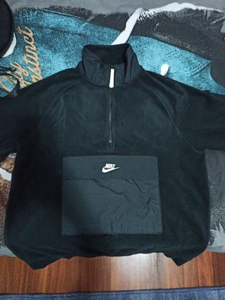 Sudadera sherpa Nike de segunda mano por 35 EUR en Bilbao en WALLAPOP