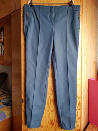 Pantalón de vestir azul petróleo de Massimo Dutti de segunda mano por 20  EUR en Madrid en WALLAPOP