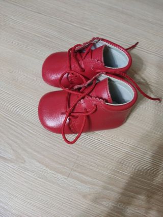 Zapatos bebe talla 17 de segunda mano por 6 EUR en Fitoria en WALLAPOP