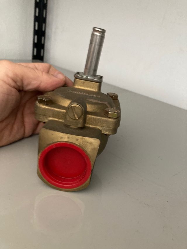 Válvula solenoide de agua  Danfoss