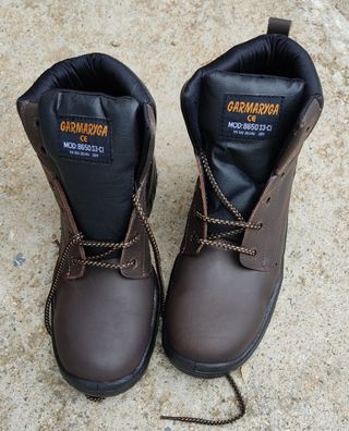 Botas de seguridad Garmaryga de segunda mano por 45 EUR en Nulles en  WALLAPOP
