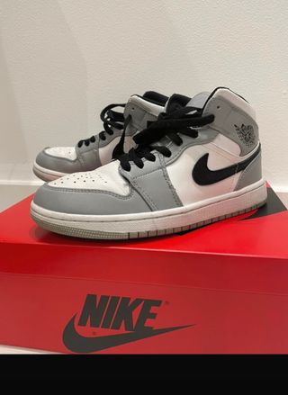 Nike Jordan Mid Grises de segunda mano por 120 EUR en Madrid en WALLAPOP