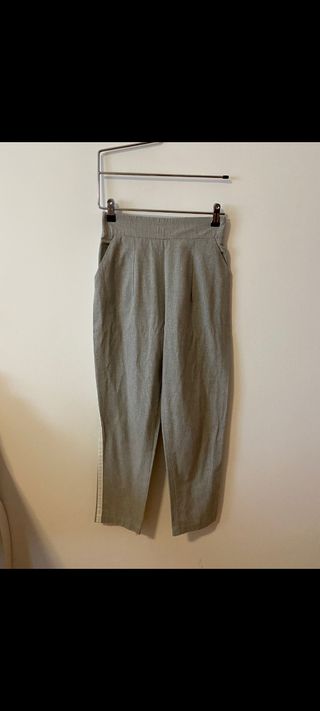 Pantalón estilo chandal stradivarius de segunda mano por 5 EUR en Alcalá de  Henares en WALLAPOP