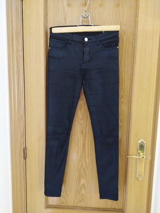Pantalones encerados Mango \