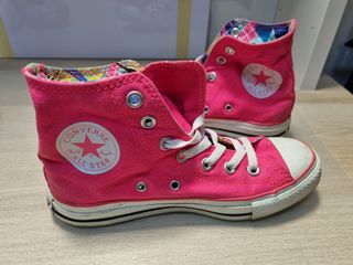 Converse Rosas fucsia sneakers de segunda mano por 23 EUR en Alcobendas en  WALLAPOP