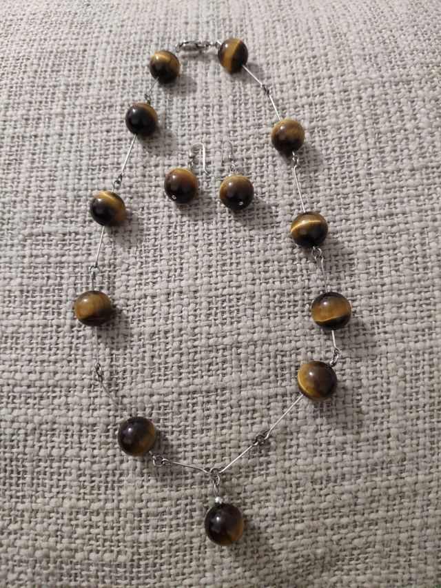 Pendientes y collar de plata y ojo de tigre
