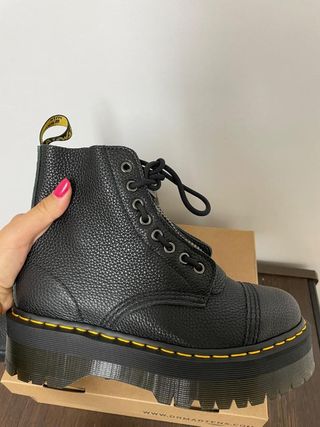 Dr martens sinclair de segunda mano por 179 EUR en Barcelona en WALLAPOP