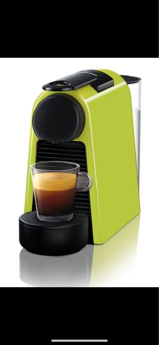 Cafetera nespresso de segunda mano por 50 EUR en Majadahonda en WALLAPOP