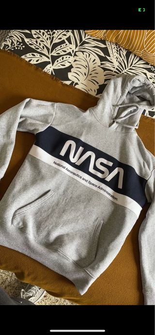 Sudadera NASA Pull and Bear de segunda mano por 9 EUR en Viladecans en  WALLAPOP