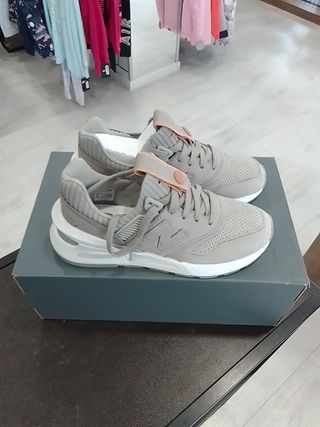 Zapatillas New Balance 997 36 de segunda mano por 70 EUR en Calahorra en  WALLAPOP