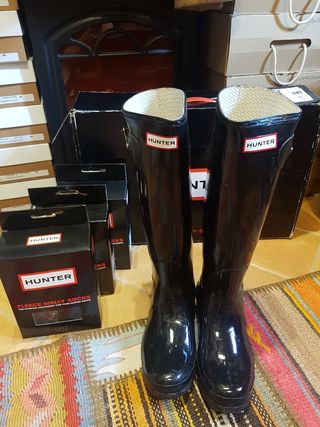 Botas \u0026amp; calcetines Hunter originales de segunda mano por 75 EUR en  Valldemossa en WALLAPOP