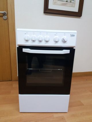Cocina vitroceramica integral Beko. En garantía. de segunda mano por 200  EUR en Murcia en WALLAPOP