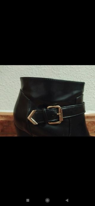 BOTINES NEGROS PULL \u0026amp; BEAR de segunda mano por 6 EUR en Mula en WALLAPOP