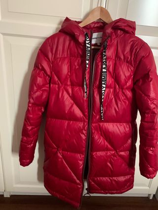 Abrigo BIMBA y Lola rojo de segunda mano por 100 EUR en Madrid en WALLAPOP