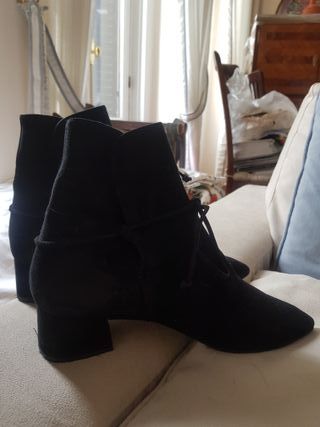Botines de Farrutx de segunda mano por 40 EUR en Madrid en WALLAPOP