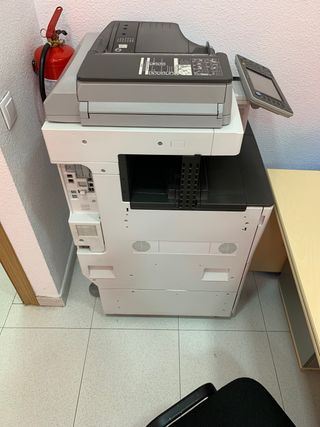 Fotocopiadora grande de segunda mano por 350 EUR en Fuenlabrada en WALLAPOP