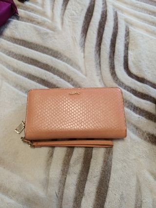 Cartera Parfois de segunda mano por 5 EUR en Alcorcón en WALLAPOP