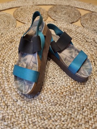 Sandalias plataforma mustang de segunda mano por 20 EUR en Izarra en  WALLAPOP