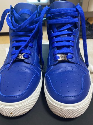 Zapatillas:Versace de segunda mano por 270 EUR en Madrid en WALLAPOP
