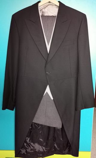 Chaqué o traje de pingüino sastrería CASANOVAS. de segunda mano por 150 EUR  en Sevilla en WALLAPOP