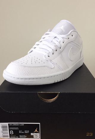 Nike Jordan 1 low triple white 41. de segunda mano por 145 EUR en Madrid en  WALLAPOP