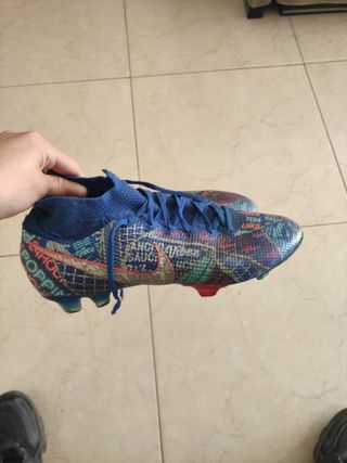 Botas de fútbol talla 42 de segunda mano por 35 EUR en L\\'Escala en WALLAPOP