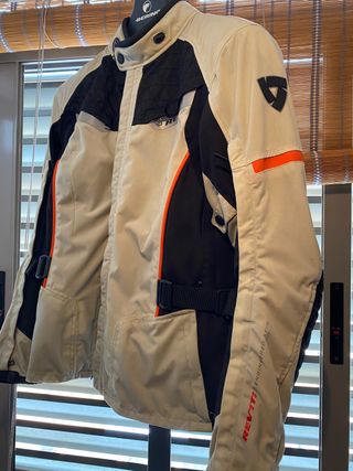 Chaqueta moto mujer REVIT Sand Ladies de segunda mano por 210 EUR en  Torrejón de Ardoz en WALLAPOP