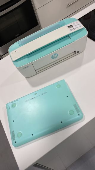 Impresora hp y portatil tablet turquesa de segunda mano por 295 EUR en  Villanueva de la Cañada en WALLAPOP