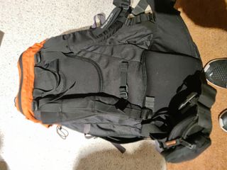 Macuto 50 litros Decathlon de segunda mano por 30 EUR en Madrid en WALLAPOP