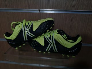 Botas futbol talla 31 de segunda mano por 15 EUR en Villaverde del Río en  WALLAPOP