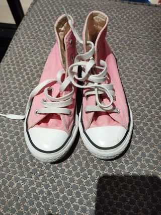 Botas Converse rosas N.27 de segunda mano por 12 EUR en Torrejoncillo en  WALLAPOP