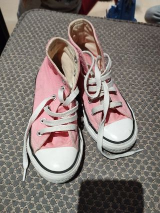 Botas Converse rosas N.27 de segunda mano por 12 EUR en Torrejoncillo en  WALLAPOP