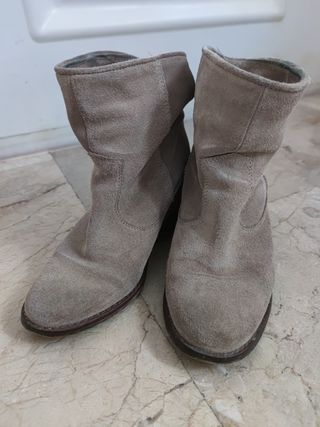 Botas cuña de Zara de segunda mano por 5 EUR en Benalmádena en WALLAPOP