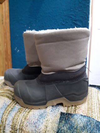 Botas agua \\/ nieve T 30\\/31. 7E de segunda mano por 7 EUR en Los Dolores  en WALLAPOP