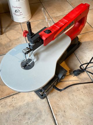 Sierra de marquetería eléctrica de segunda mano por 70 EUR en Sabadell en  WALLAPOP