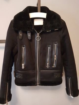 Chaqueta aviador Zara de segunda mano por 25 EUR en Chapela en WALLAPOP